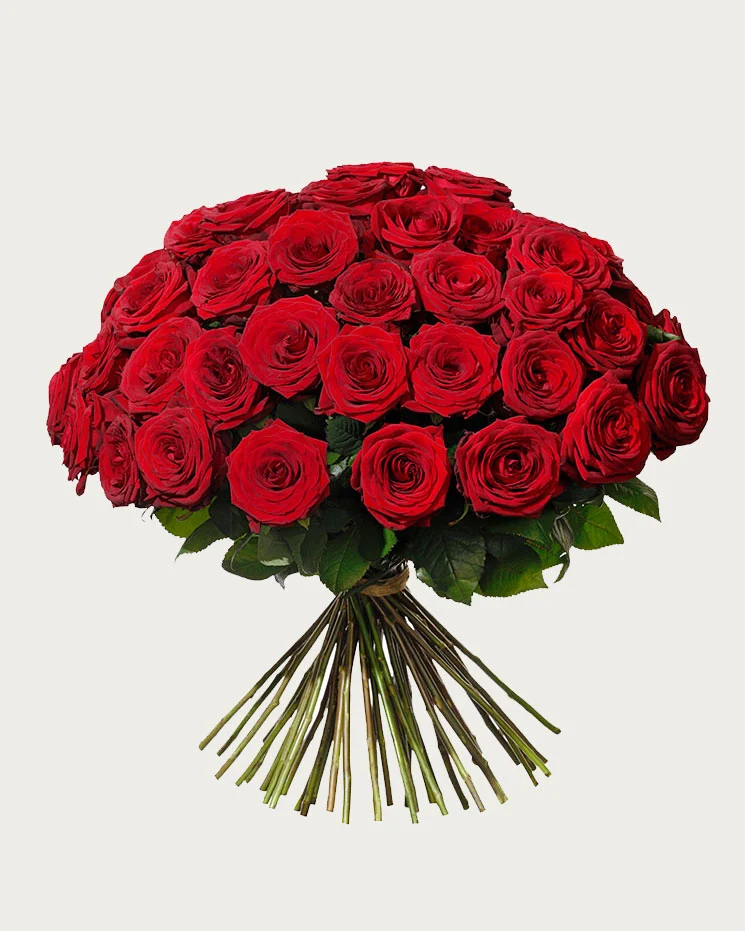interflora skicka blommor Huddinge lyxig bukett med röda rosor - blommor som mottagaren sent kommer glömma