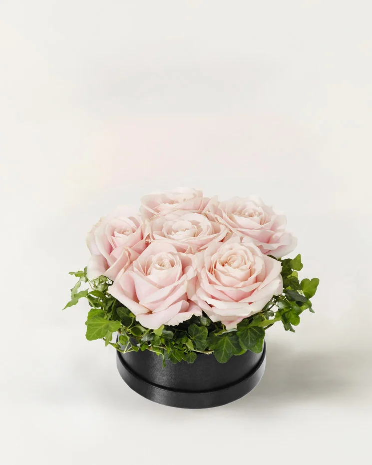 interflora skicka blommor Öregrund blomsterbud levererar rosa rosor direkt hem till dörren