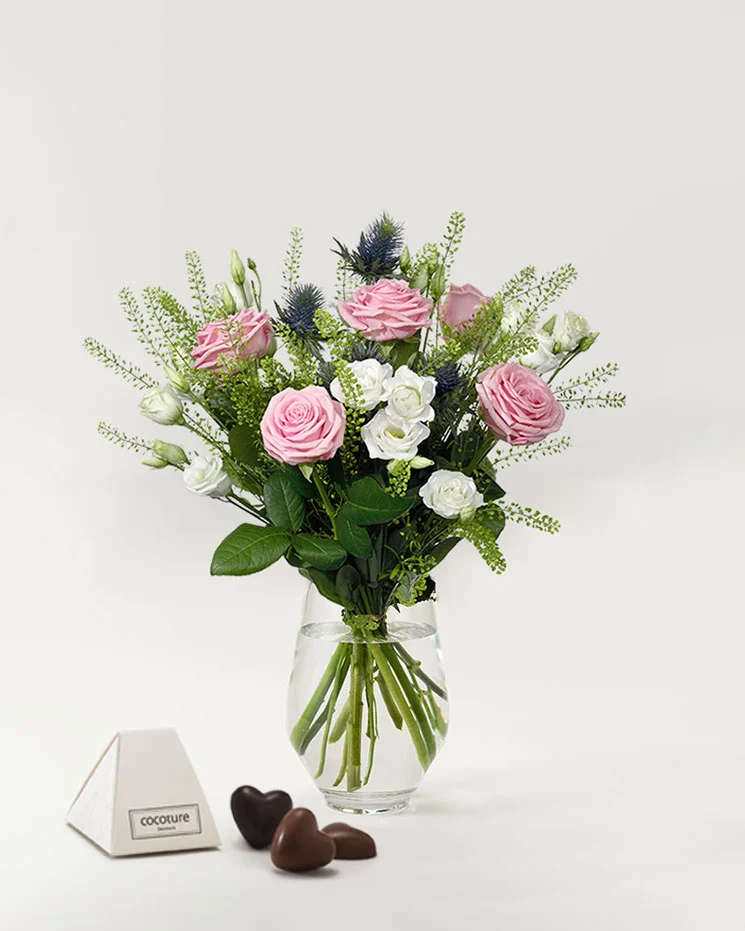 interflora skicka blommor Boden skicka blommor med rosor och choklad med leverans samma dag