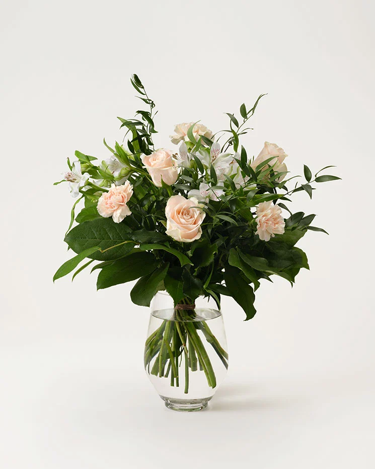 interflora skicka blommor Älvsbyn blommor för perfekt tillfälle med rosor och kanske en present till